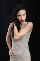 Naklejka premium Ritratto di ragazza in studio