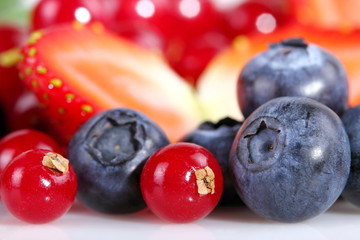 Fragole,mirtilli e ribes