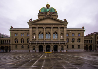 Fototapeta na wymiar Parliament building in Bern
