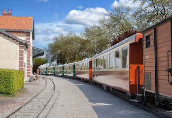 Obraz premium Wagons de voyageurs en gare du Crotoy, Somme, Picardie