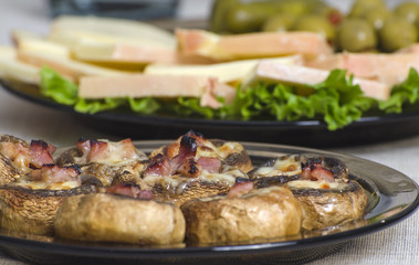 Stuffed mushrooms  with ham and cheese