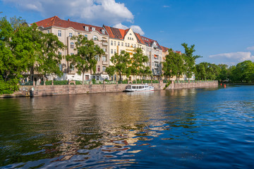 Fototapeta na wymiar Houses in Berlin on the river bank