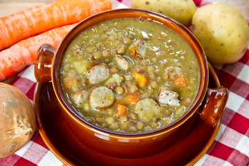 Linsensuppe