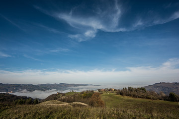 Fototapeta na wymiar Misty morning, italian Apennines landscape