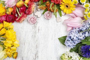 Florist making bouquet of persian buttercup flowers (ranunculus)