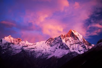 Fotobehang Holy mount Machapuchare, Nepal © Zzvet