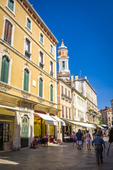 Fototapeta na wymiar street in historic Venice, Italy with beautiful monument