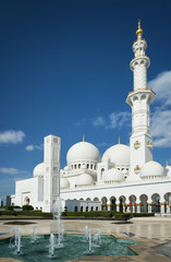 Fototapeta na wymiar White Mosque