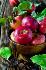 Fresh red apples in a bowl