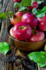 Fresh red apples in a bowl