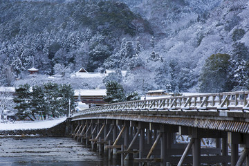京都嵐山の雪景色