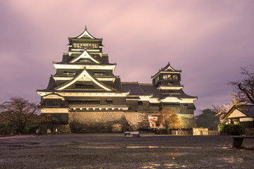 Obraz premium Twilight of Kumamoto Castle in Northern Kyushu, Japan