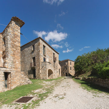 Case ed edifici abbandonati a Roscigno nel Cilento