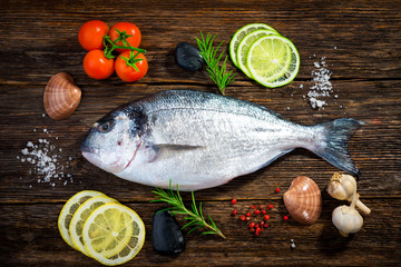 Fresh dorade with aromatic ingredients