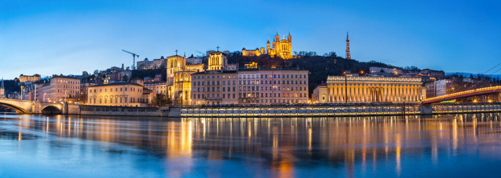 ville de lyon de nuit