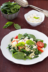 Pasta salad with orzo, spinach and feta