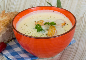 Cheese soup with croutons