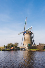Fototapeta na wymiar Windmill in Kinderdijk Netherlands