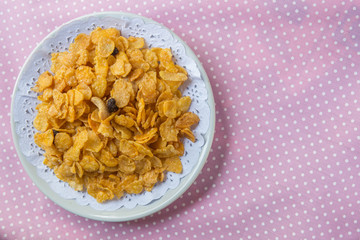 Cornflakes (detailed top view) on table