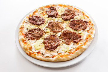 pizza with beef