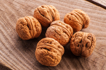 Kernels of walnuts