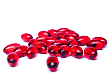 таблетки.  пилюли  на белом фоне.  