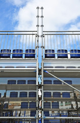 Metallic structure, tribune portable