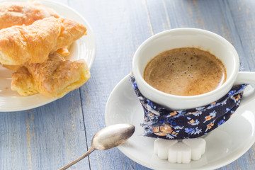 coffee cup black wooden board brown white milk croissants