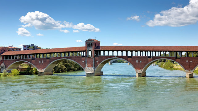 Ponte Coperto über den Ticino, Pavia, Italien