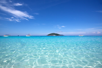 Fototapeta premium Crystal clear water of tropical island, Similan, Thailand