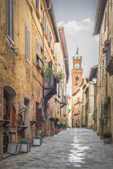 Obraz premium Street in old mediaeval town in Tuscany, Pienza.