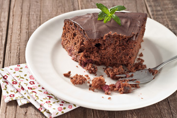 Angegessener Schokoladenkuchen