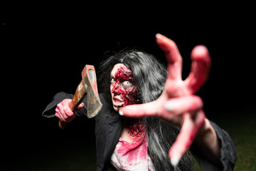 Zombie mit Axt