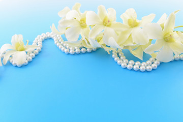 蘭の花とパール