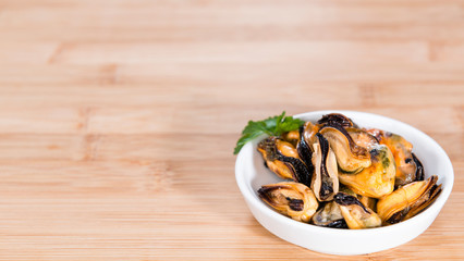Mussels (with fresh herbs)