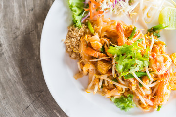 Pad thai