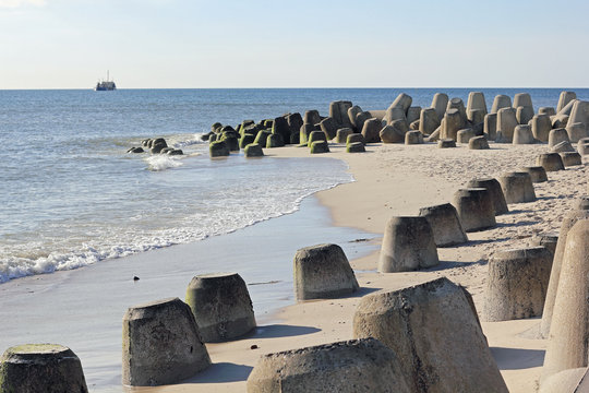 Tetrapoden zum K&uuml;stenschutz an der Odde auf Sylt