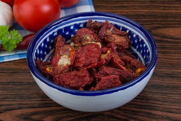 Dried tomtoes