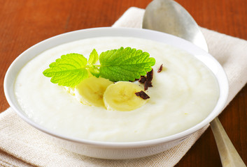 Semolina pudding with banana