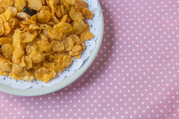 Cornflakes (detailed top view) on table