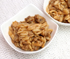 Reisnudeln mit Hackfleisch
