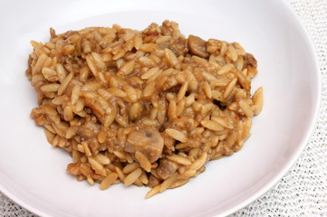 Reisnudeln mit Hackfleisch