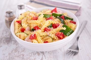 pasta cooked with vegetables