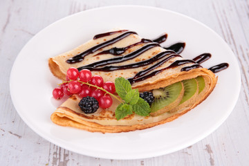 crepe with fruit and chocolate