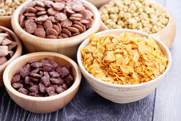 lots of cereals