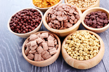 lots of cereals
