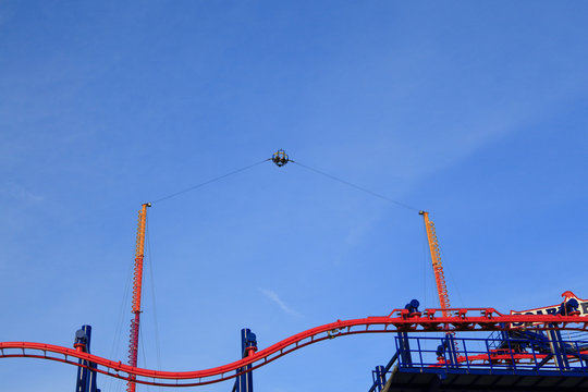 逆バンジー」の写真素材 | 16件の無料イラスト画像 | Adobe Stock