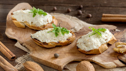 Toasted bread with a salted codfish mousse