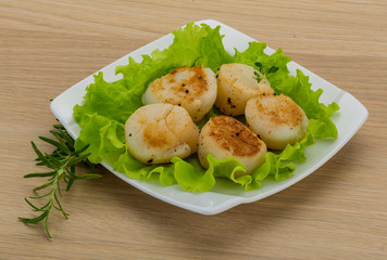 Grilled scallops