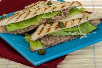 Tuna sandwich
